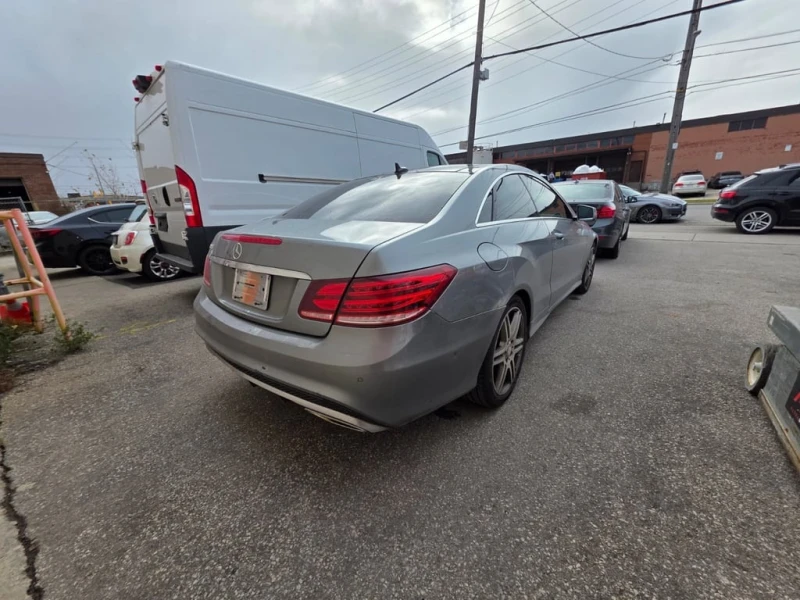 Mercedes-Benz E 500 * 550 * CARFAX * БЕЗ ПЪРВОНАЧАЛНА ВНОСКА, снимка 14 - Автомобили и джипове - 52596608