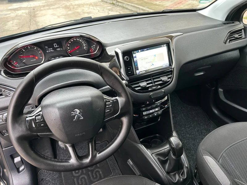 Peugeot 208 1.6HDI НАВИГАЦИЯ, снимка 9 - Автомобили и джипове - 53432687