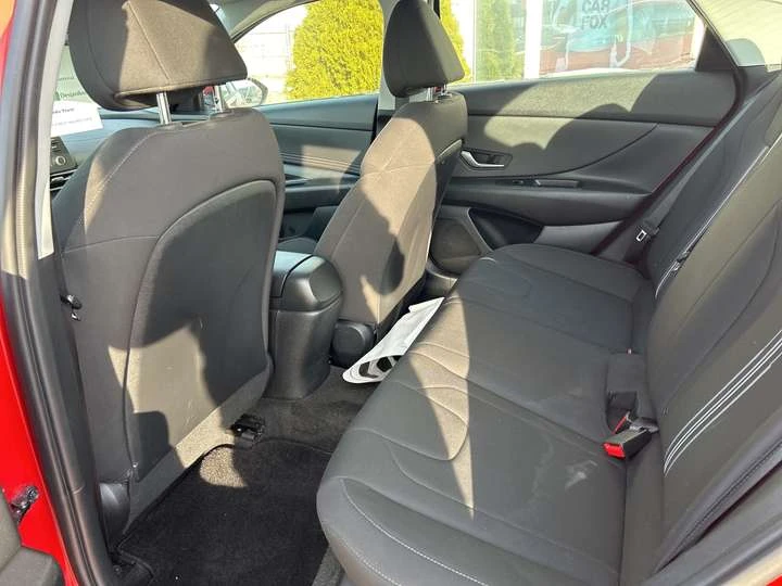 Hyundai Elantra Preferred, снимка 16 - Автомобили и джипове - 53828445