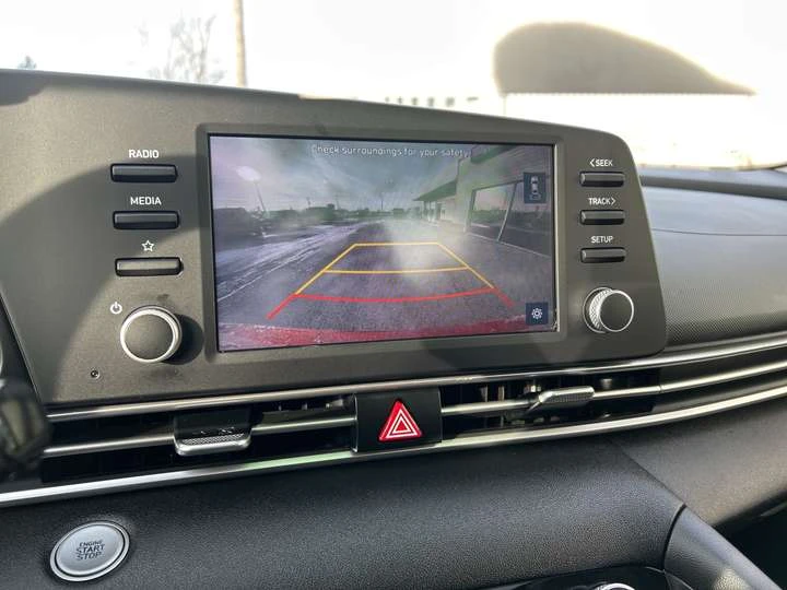 Hyundai Elantra Preferred, снимка 13 - Автомобили и джипове - 53828445