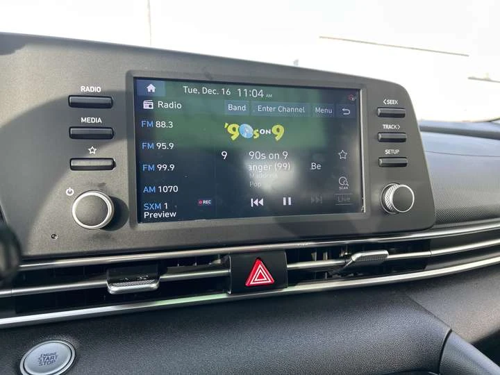 Hyundai Elantra Preferred, снимка 12 - Автомобили и джипове - 53828445