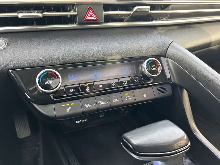 Hyundai Elantra Preferred, снимка 11 - Автомобили и джипове - 53828445