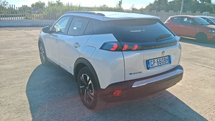 Peugeot 2008  50 kWh Allure | Mobile.bg � ����������� 4