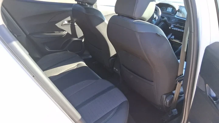 Peugeot 2008  50 kWh Allure | Mobile.bg � ����������� 7
