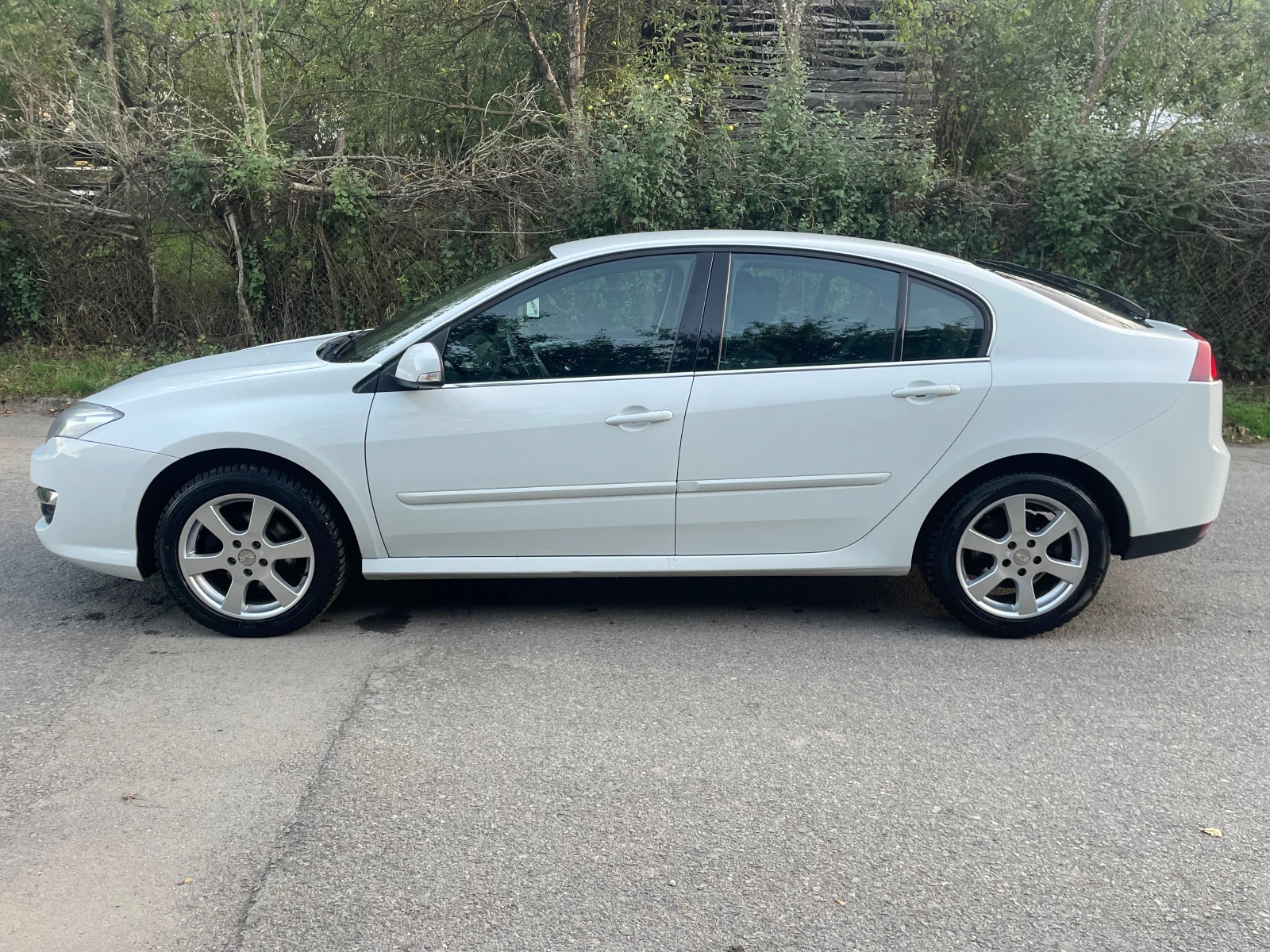 Renault Laguna 2.0 I - изображение 2