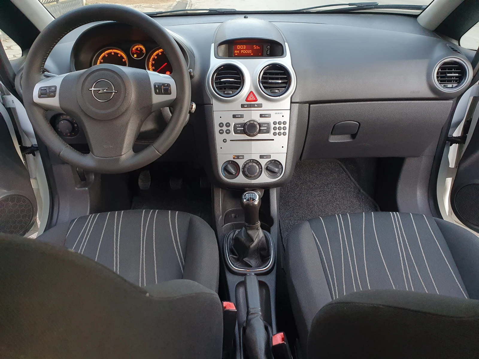 Opel Corsa 1.2i ГАЗ-БЕНЗИН | Mobile.bg — изображение 13
