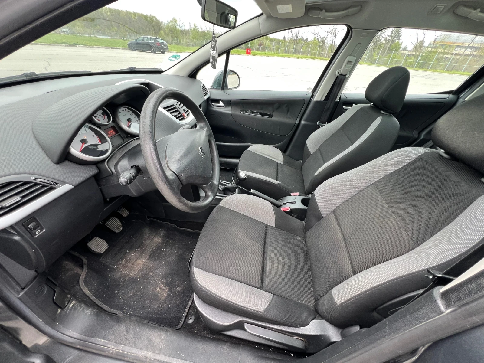 Peugeot 207 SW 1.4 - изображение 9