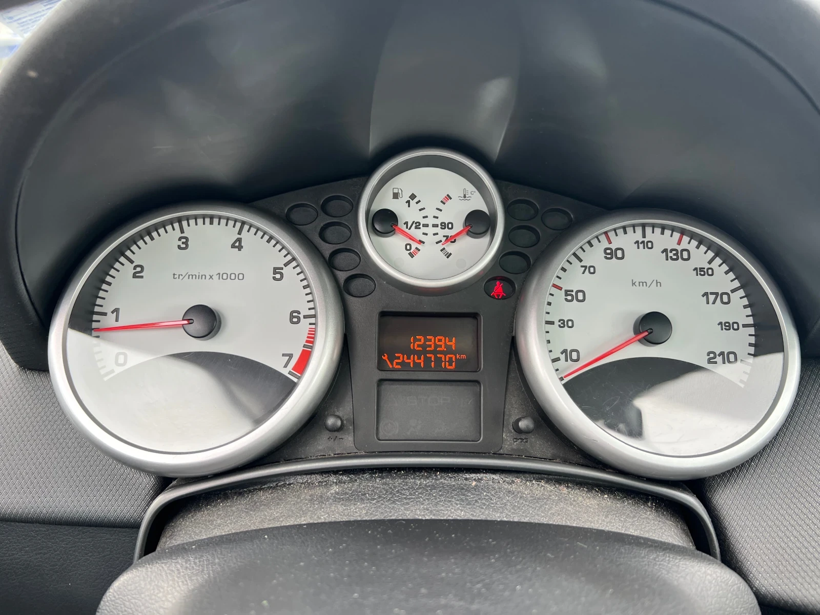 Peugeot 207 SW 1.4 - изображение 10
