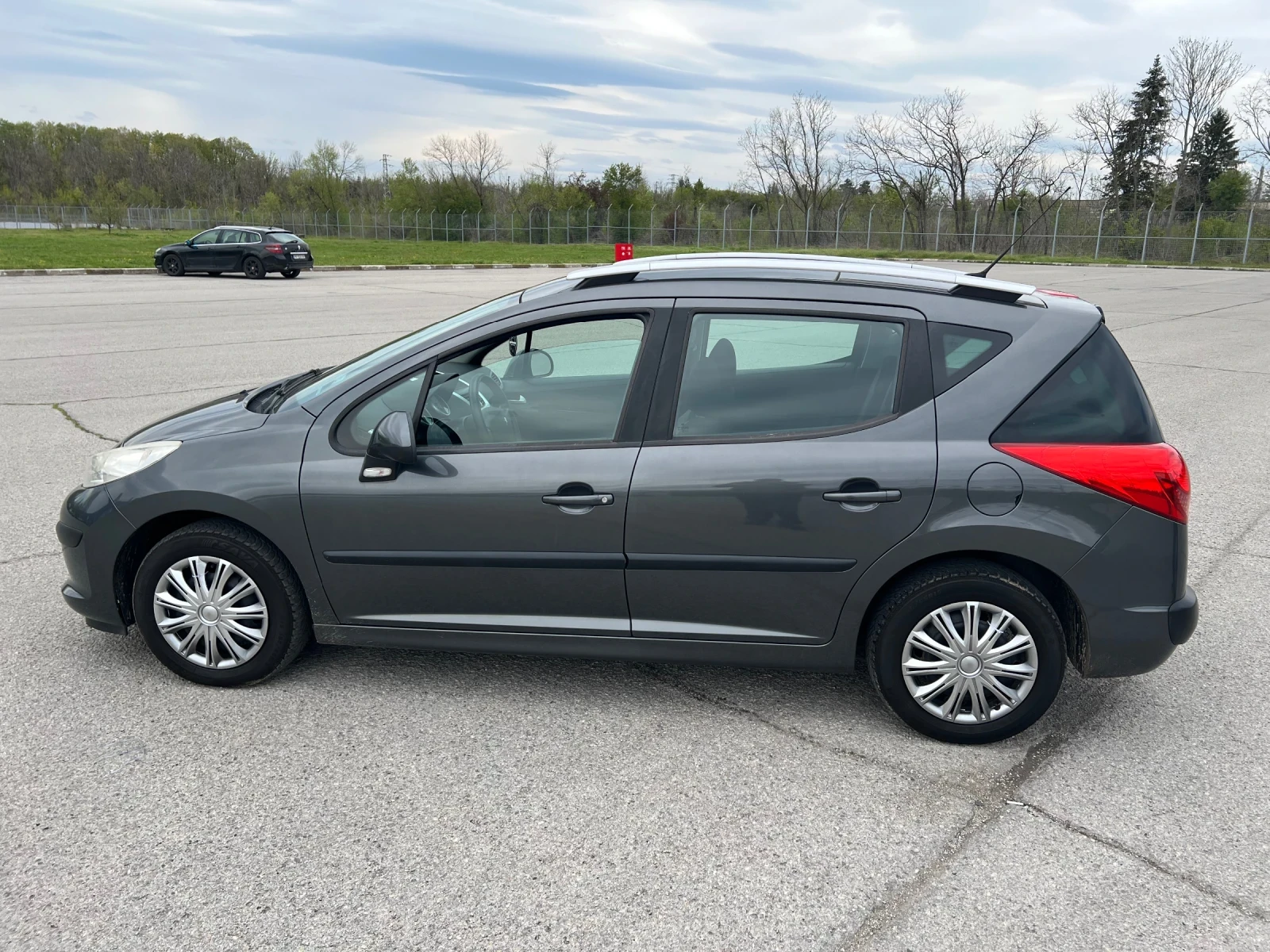 Peugeot 207 SW 1.4 - изображение 8