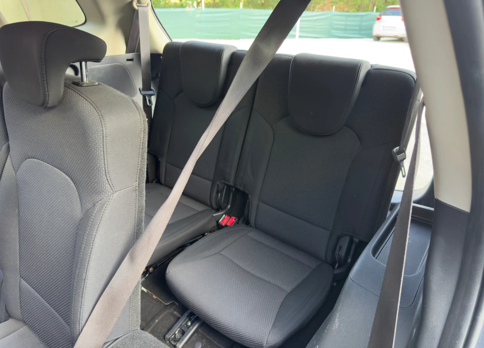 Kia Carens 1.6GDI 7 места - изображение 8