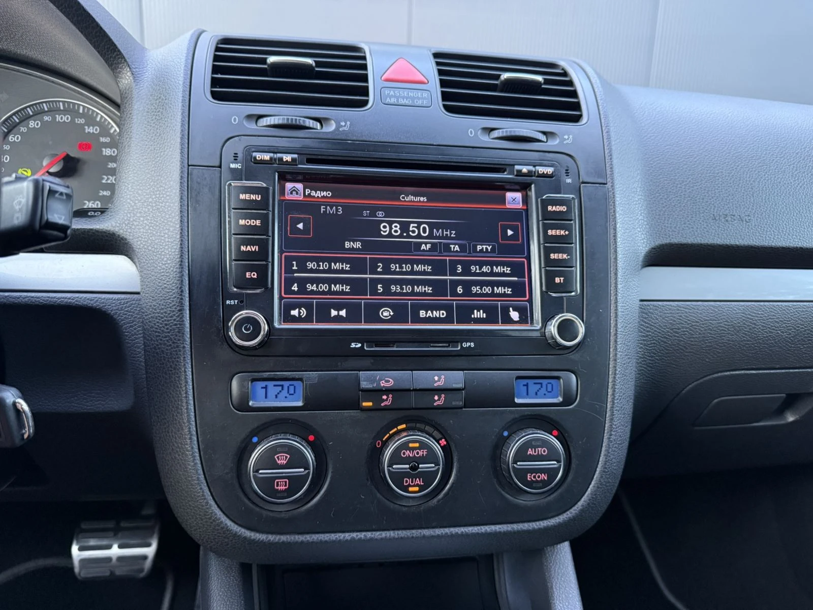 VW Golf 2.0 TDI 140hp AUTOMATIC - изображение 9