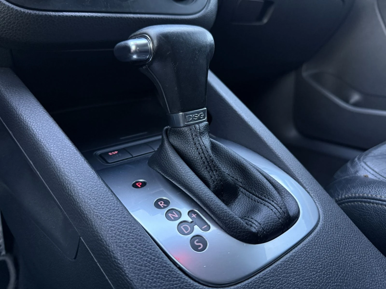 VW Golf 2.0 TDI 140hp AUTOMATIC - изображение 8