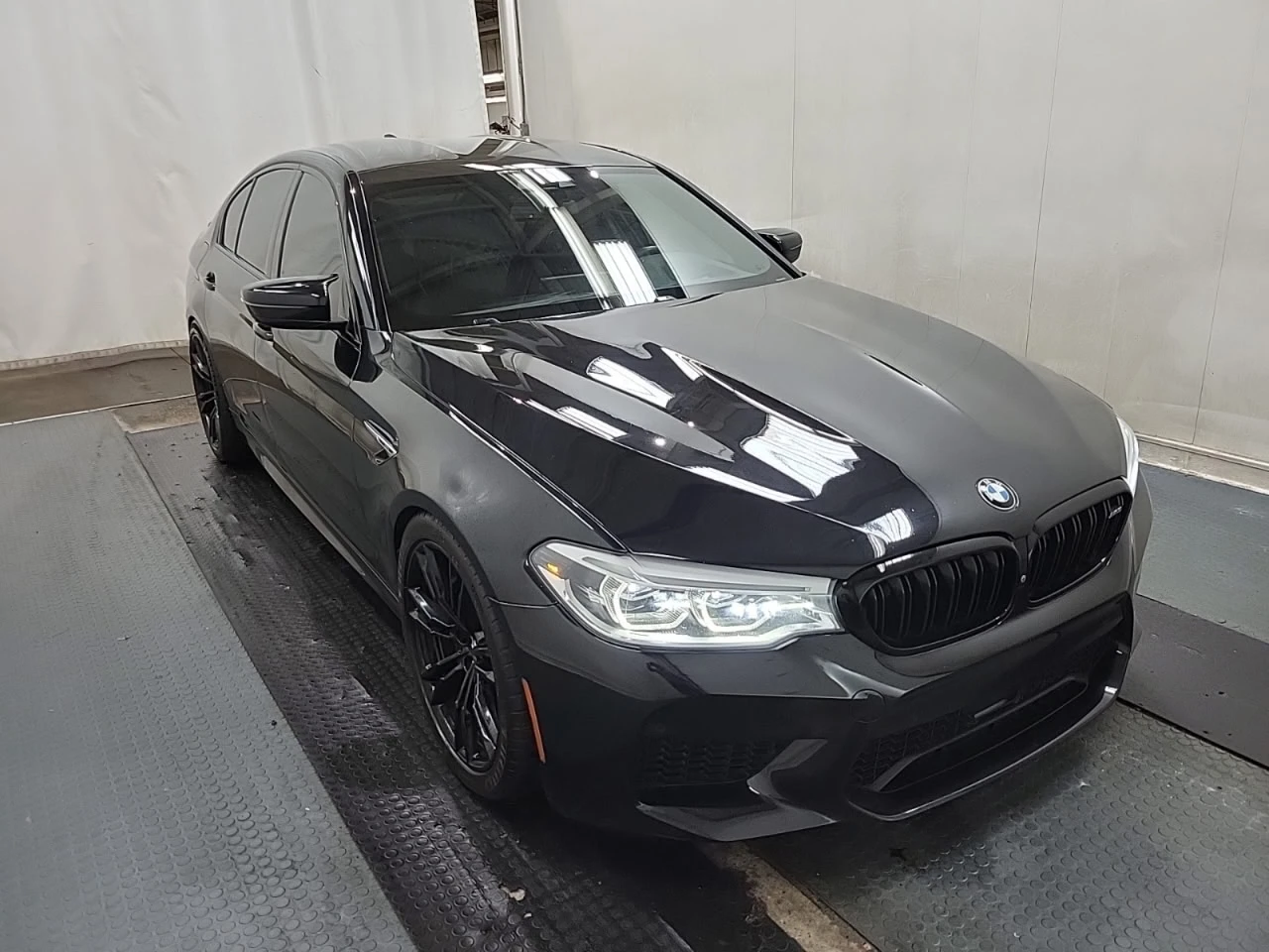 BMW M5 * АВТО КРЕДИТ* ЦЕНА ДО БГ * Сервизна история *  - изображение 2