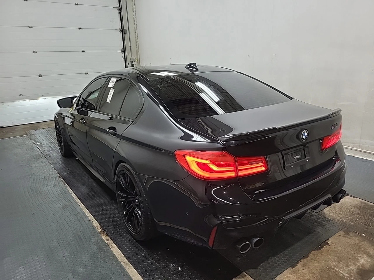 BMW M5 * АВТО КРЕДИТ* ЦЕНА ДО БГ * Сервизна история *  - изображение 6