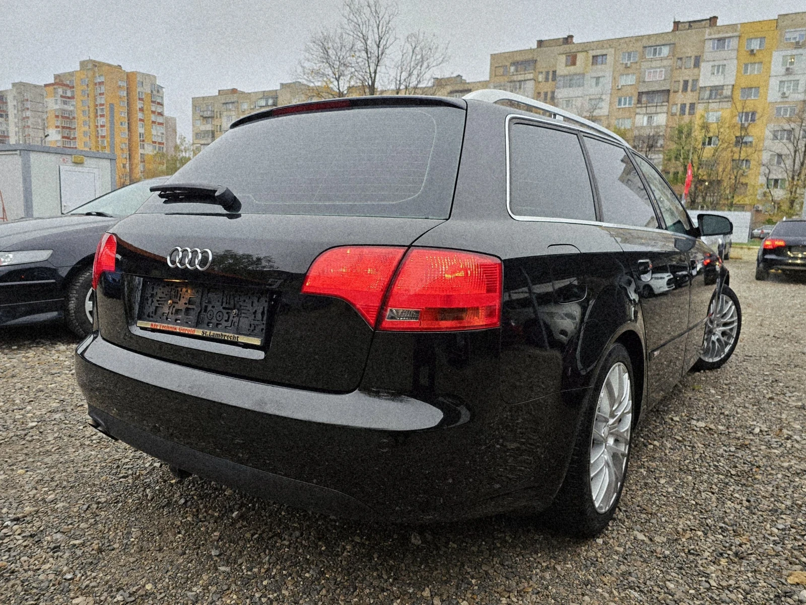 Audi A4 2.0TDI S-LINE  - изображение 2