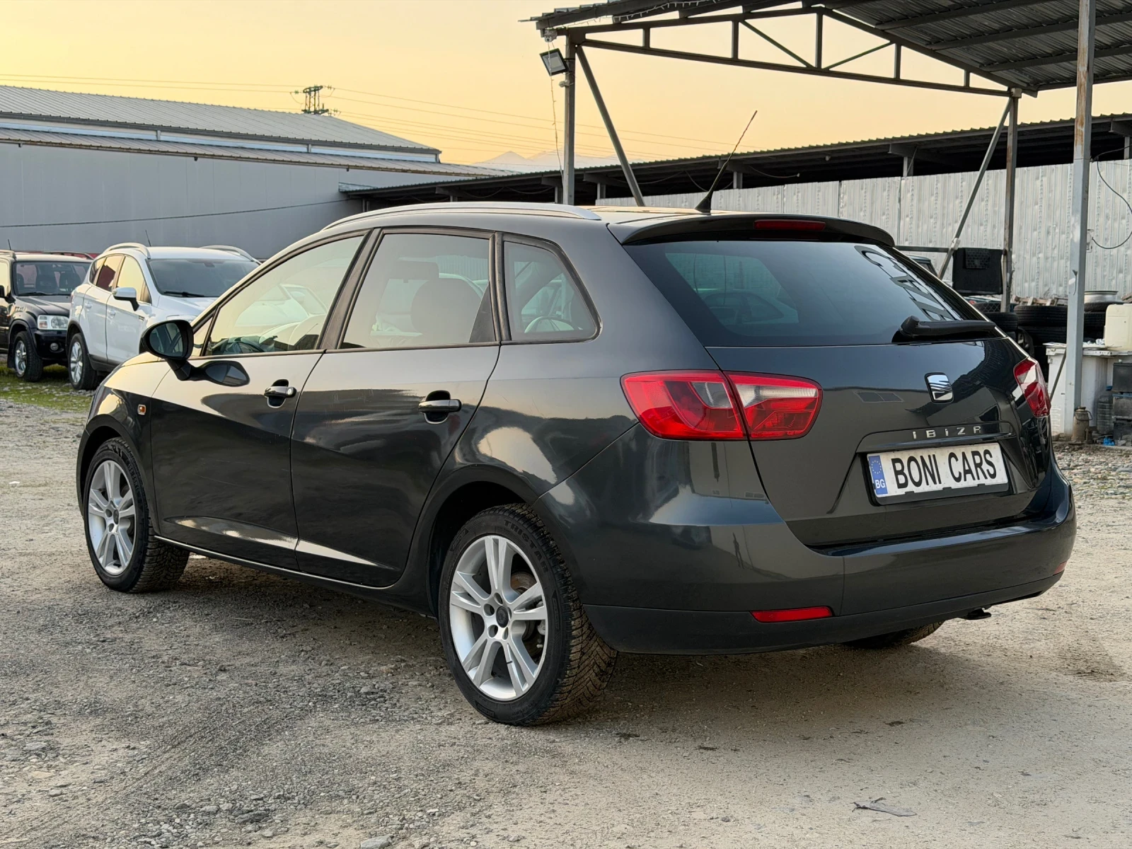 Seat Ibiza 1.6TDI-90к.с./ Автопилот/ Климатроник, снимка 6 - Автомобили и джипове - 53738310