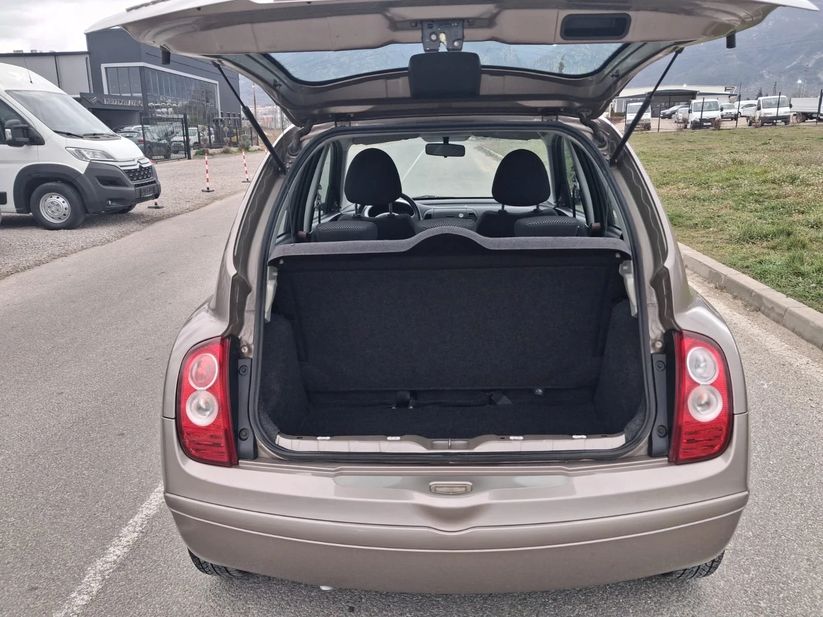 Nissan Micra 1.3 клима уникат Германия без точка ръжда, снимка 7 - Автомобили и джипове - 53906974