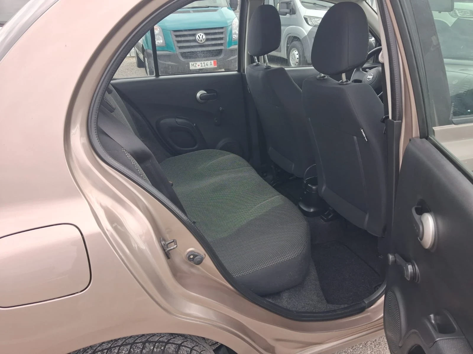 Nissan Micra 1.3 клима уникат Германия без точка ръжда, снимка 11 - Автомобили и джипове - 53906974