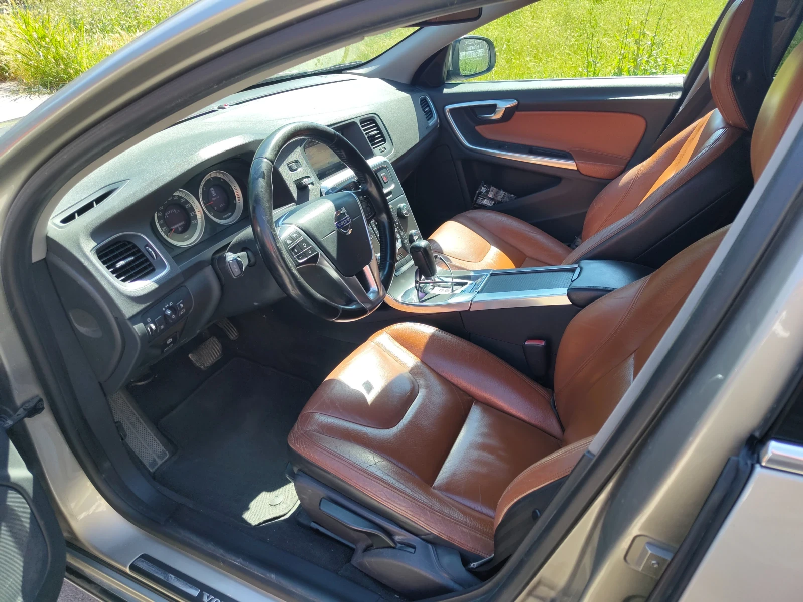 Volvo S60 D3, снимка 10 - Автомобили и джипове - 54105918