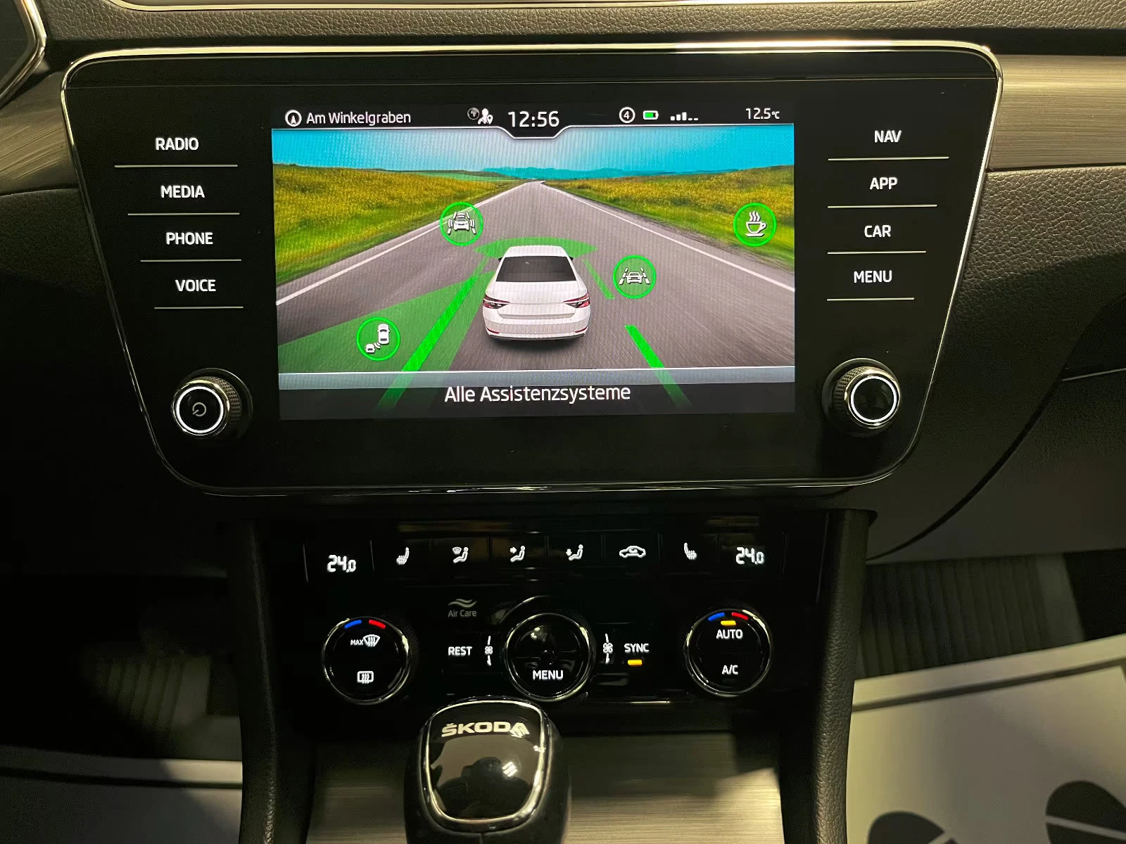 Skoda Superb 2.0TDI/200HP/STYLE/DSG/CAM/MEMO/NAVI/CPLAY/190q | Mobile.bg � ����������� 11
