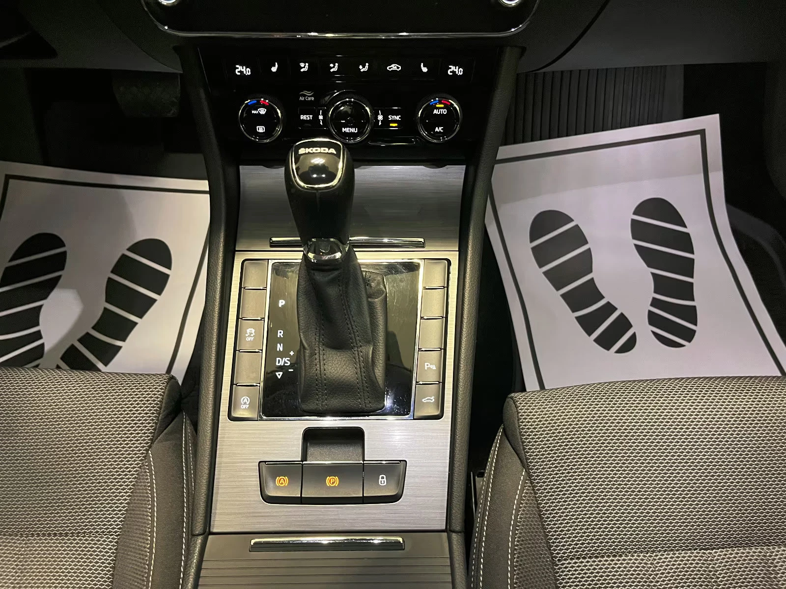 Skoda Superb 2.0TDI/200HP/STYLE/DSG/CAM/MEMO/NAVI/CPLAY/190q | Mobile.bg � ����������� 14