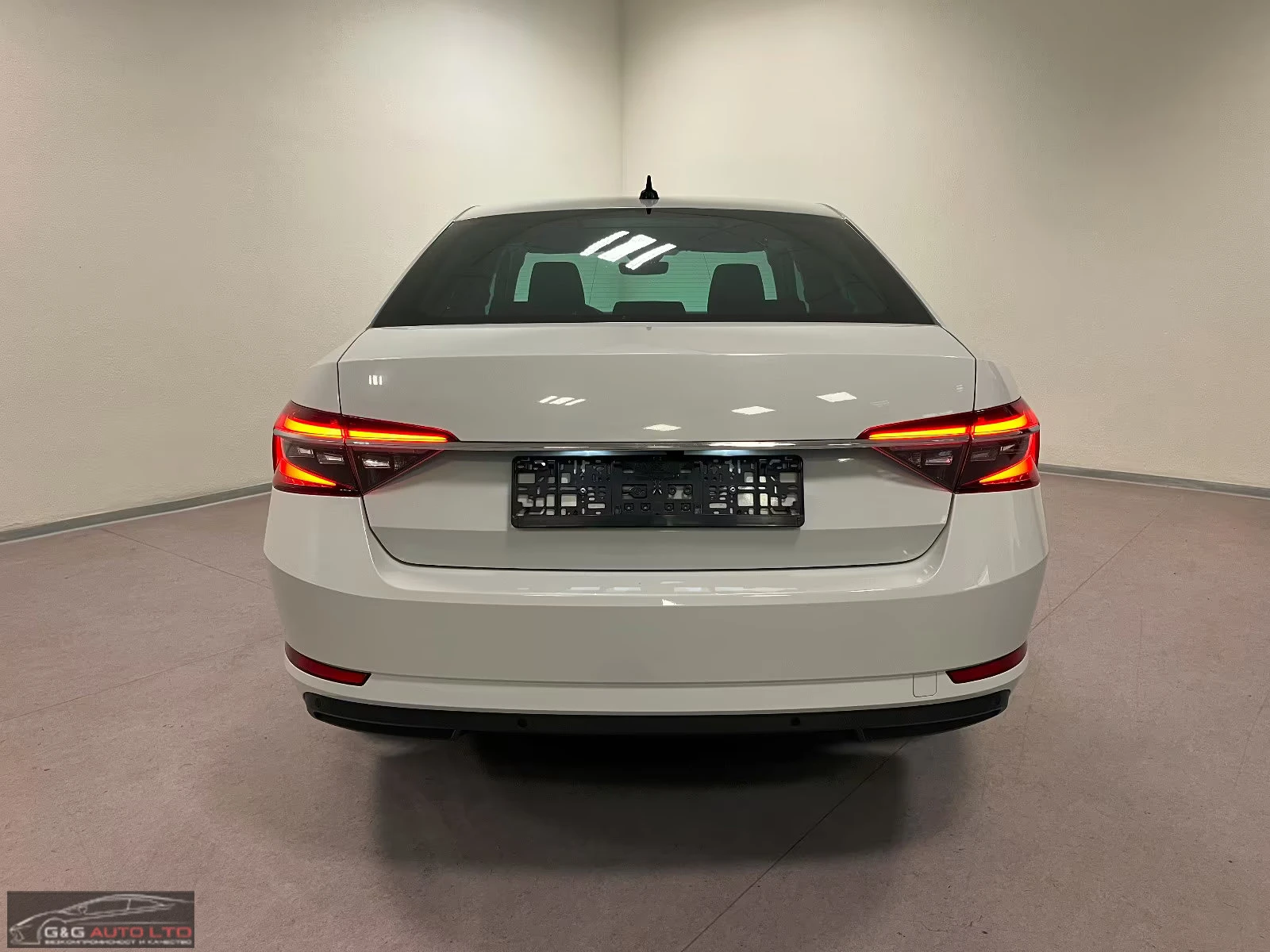 Skoda Superb 2.0TDI/200HP/STYLE/DSG/CAM/MEMO/NAVI/CPLAY/190q | Mobile.bg � ����������� 4
