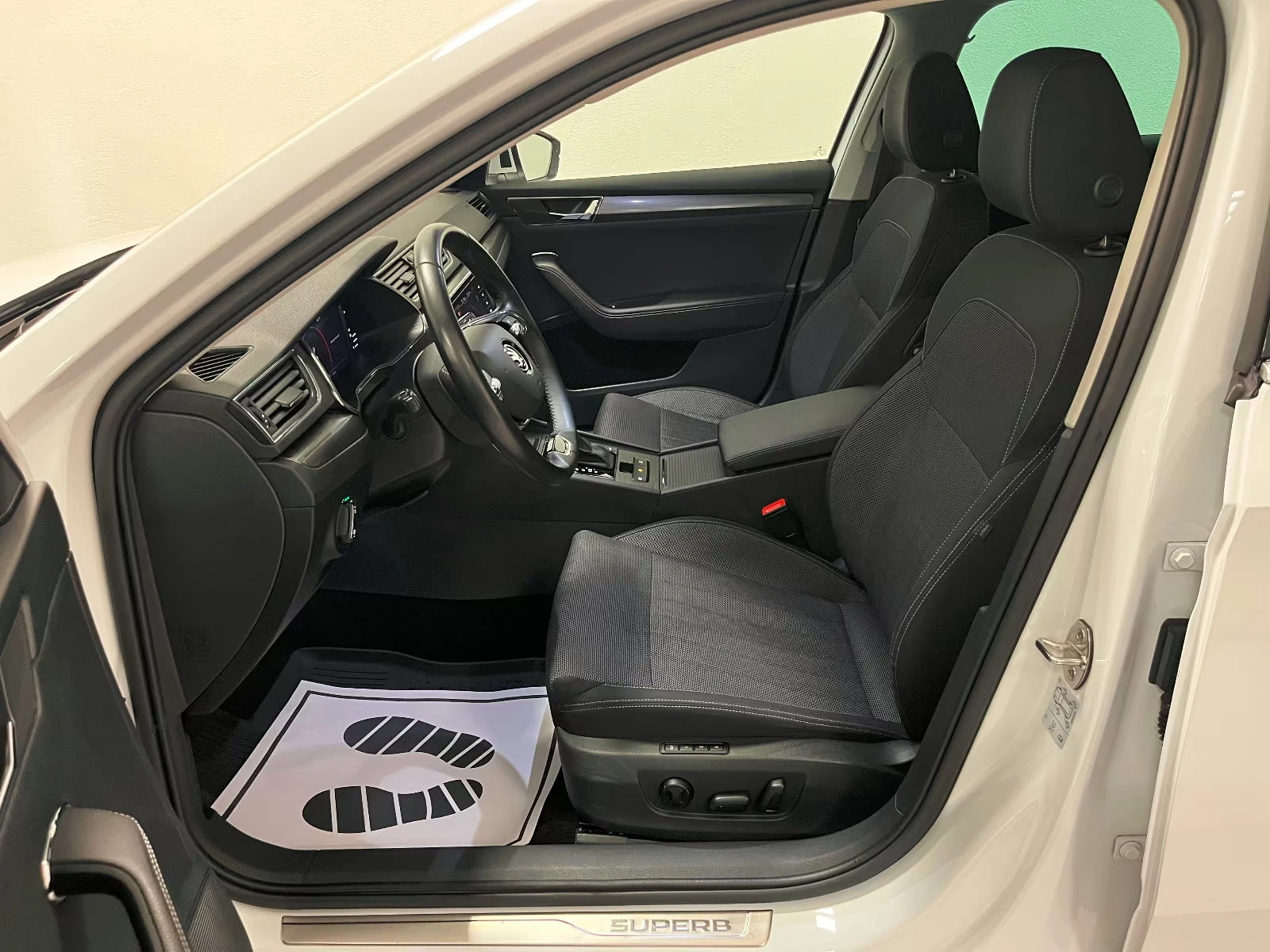 Skoda Superb 2.0TDI/200HP/STYLE/DSG/CAM/MEMO/NAVI/CPLAY/190q | Mobile.bg � ����������� 6