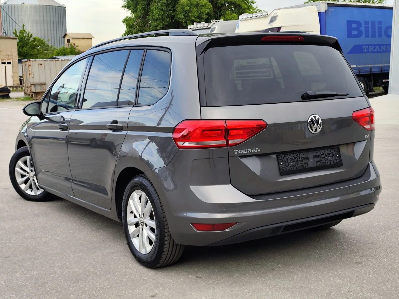 VW Touran 1.6TDI-110кс-6ск.-NAVI-ПОДГРЯВАНЕ-EURO-6, снимка 5 - Автомобили и джипове - 54556019