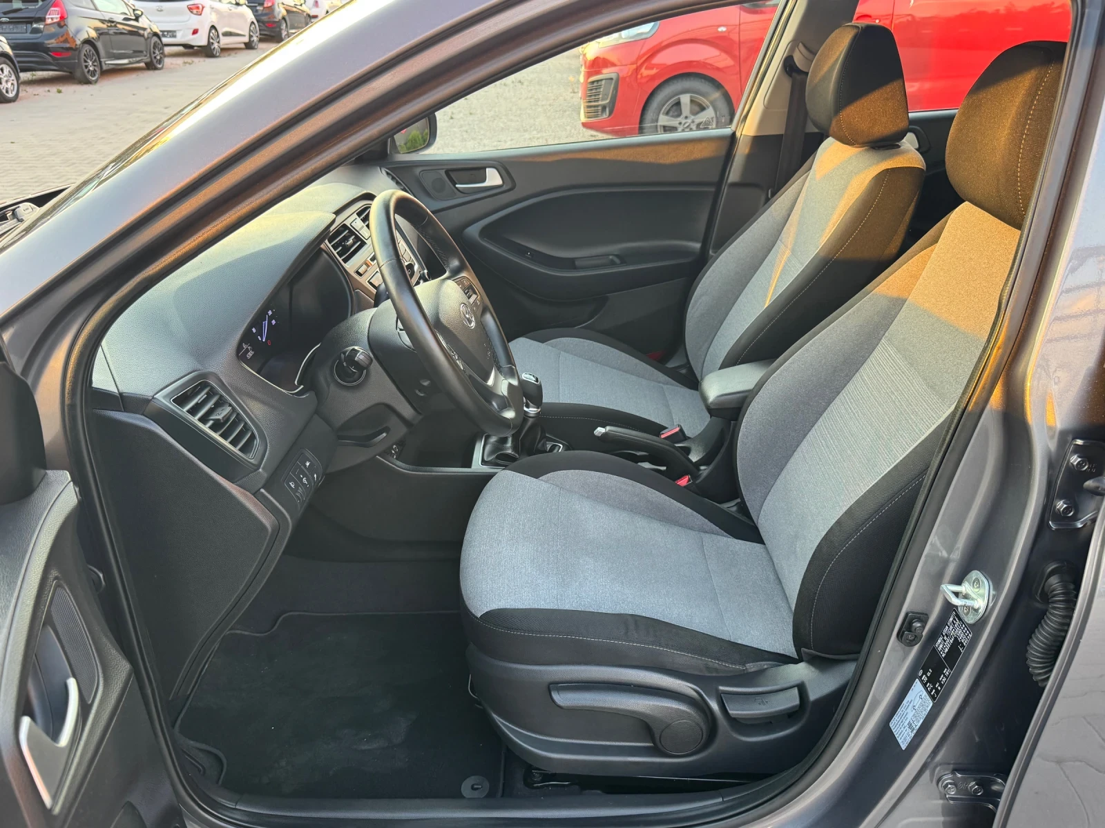 Hyundai I20 1.25i LED EURO-6, снимка 10 - Автомобили и джипове - 55072944