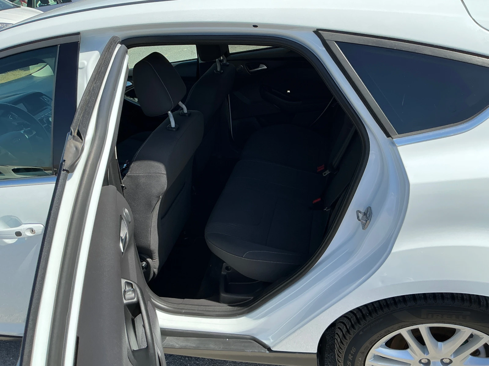 Ford Focus 1.6 TDCI Titanium, снимка 14 - Автомобили и джипове - 55093382