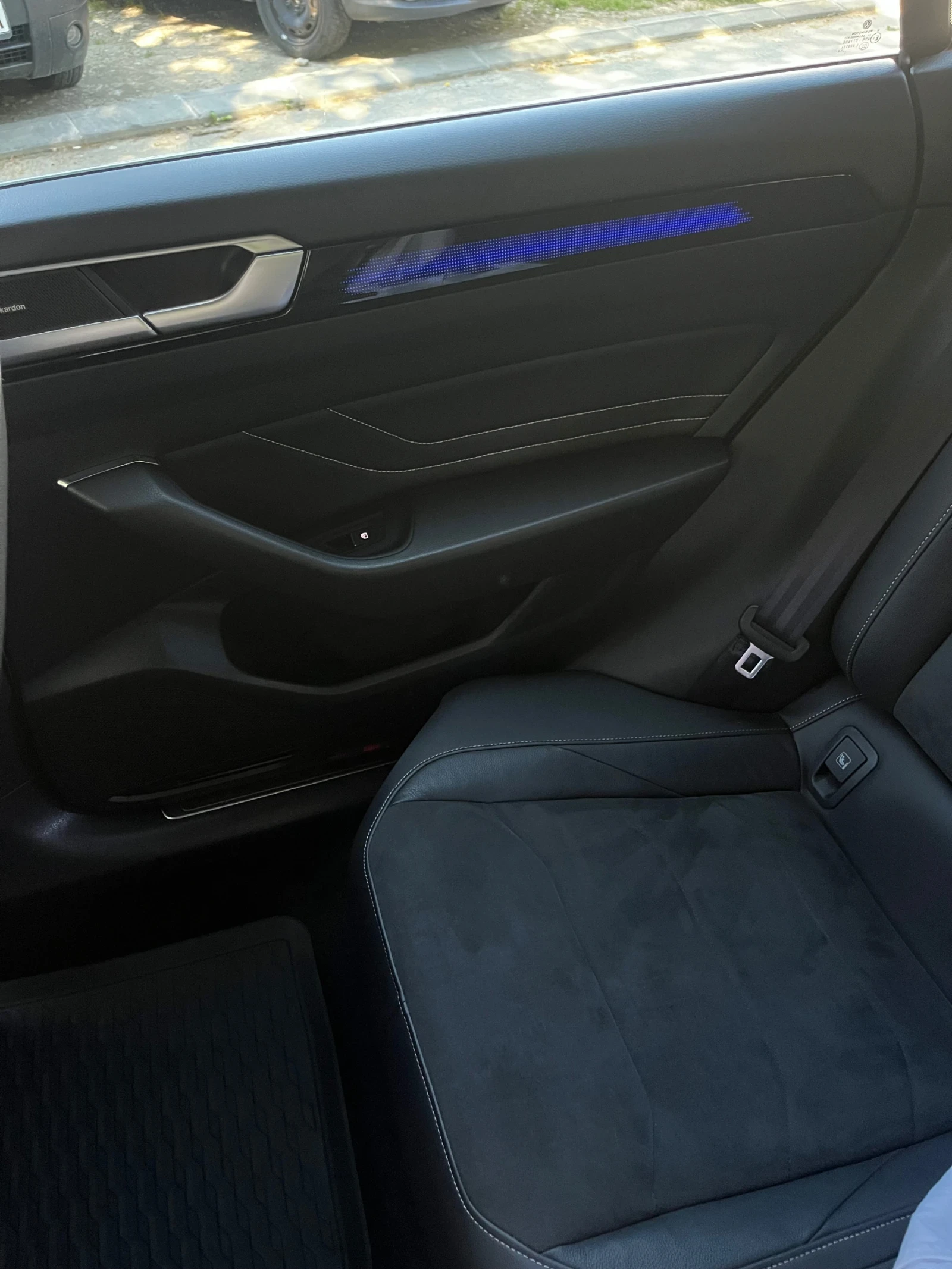 VW Arteon 2.0 4Motio 200, снимка 8 - Автомобили и джипове - 55303689