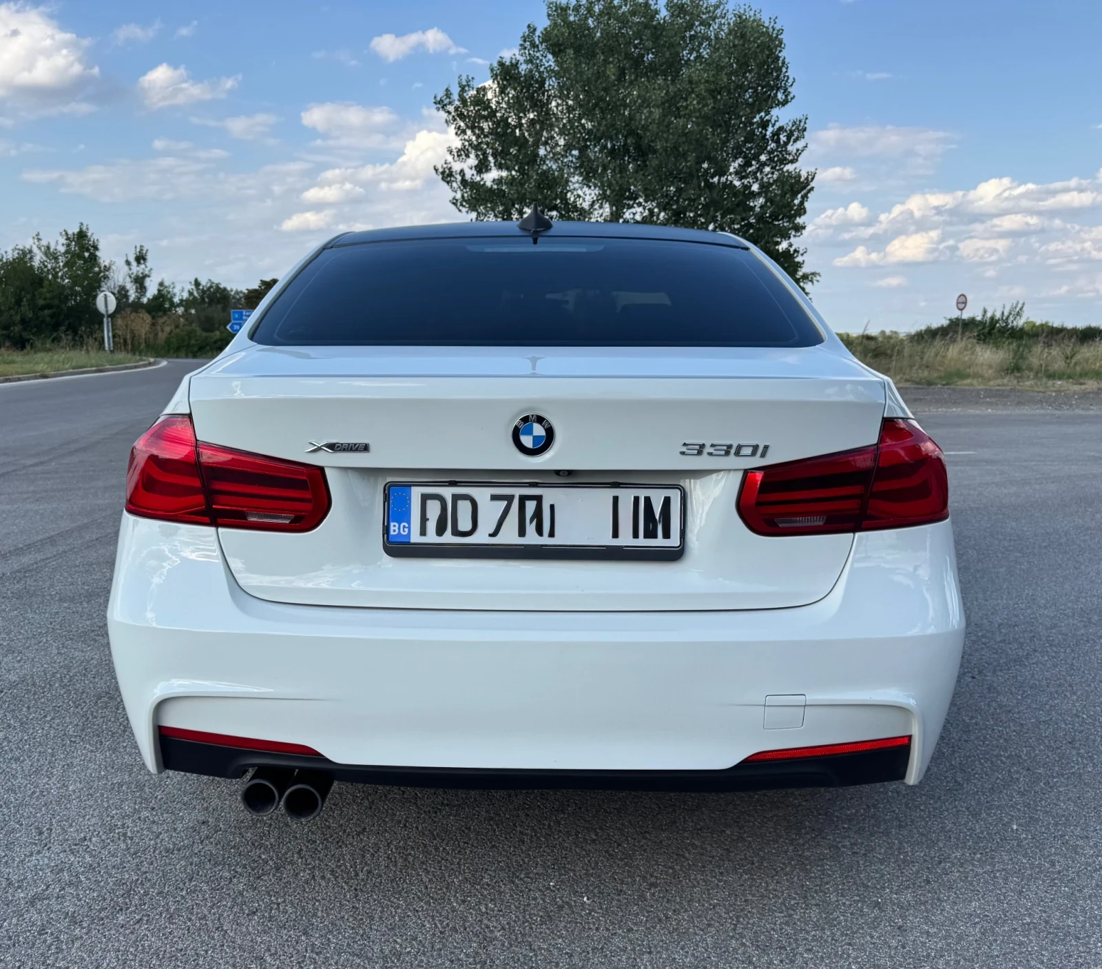 BMW 330 Facelift, снимка 8 - Автомобили и джипове - 55403139