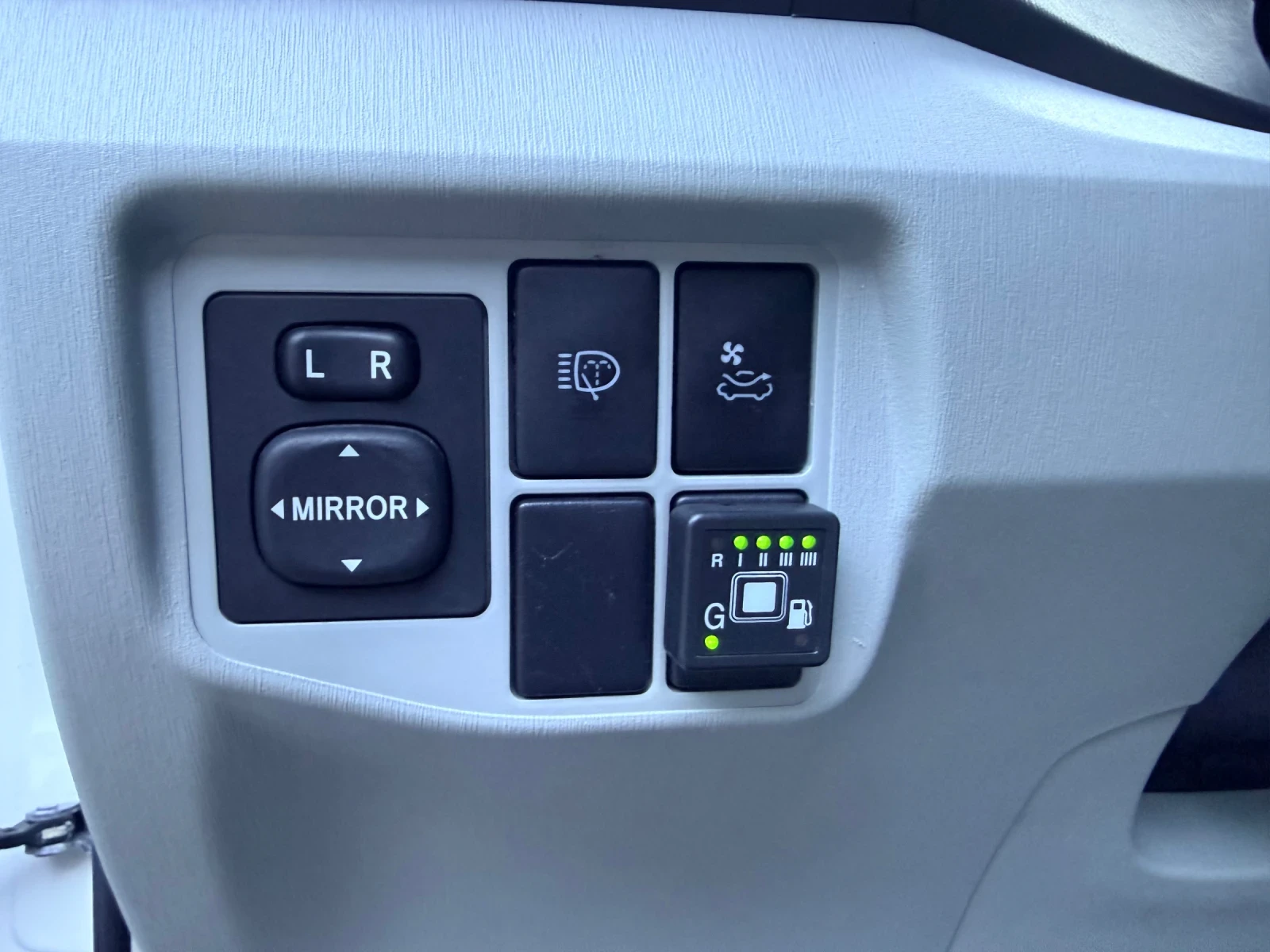 Toyota Prius СОЛАР* HEAD-UP* ГАЗ* AndroidAuto/CarPlay* РЕГИСТРИ, снимка 14 - Автомобили и джипове - 55502977