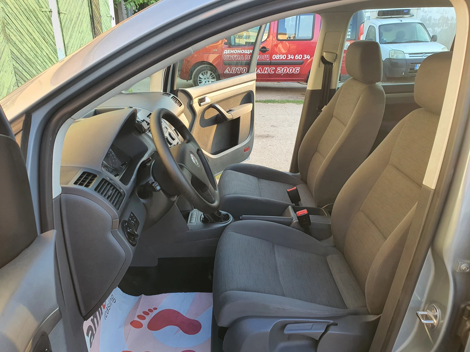 VW Touran 1.9-TDI , снимка 11 - Автомобили и джипове - 55621367