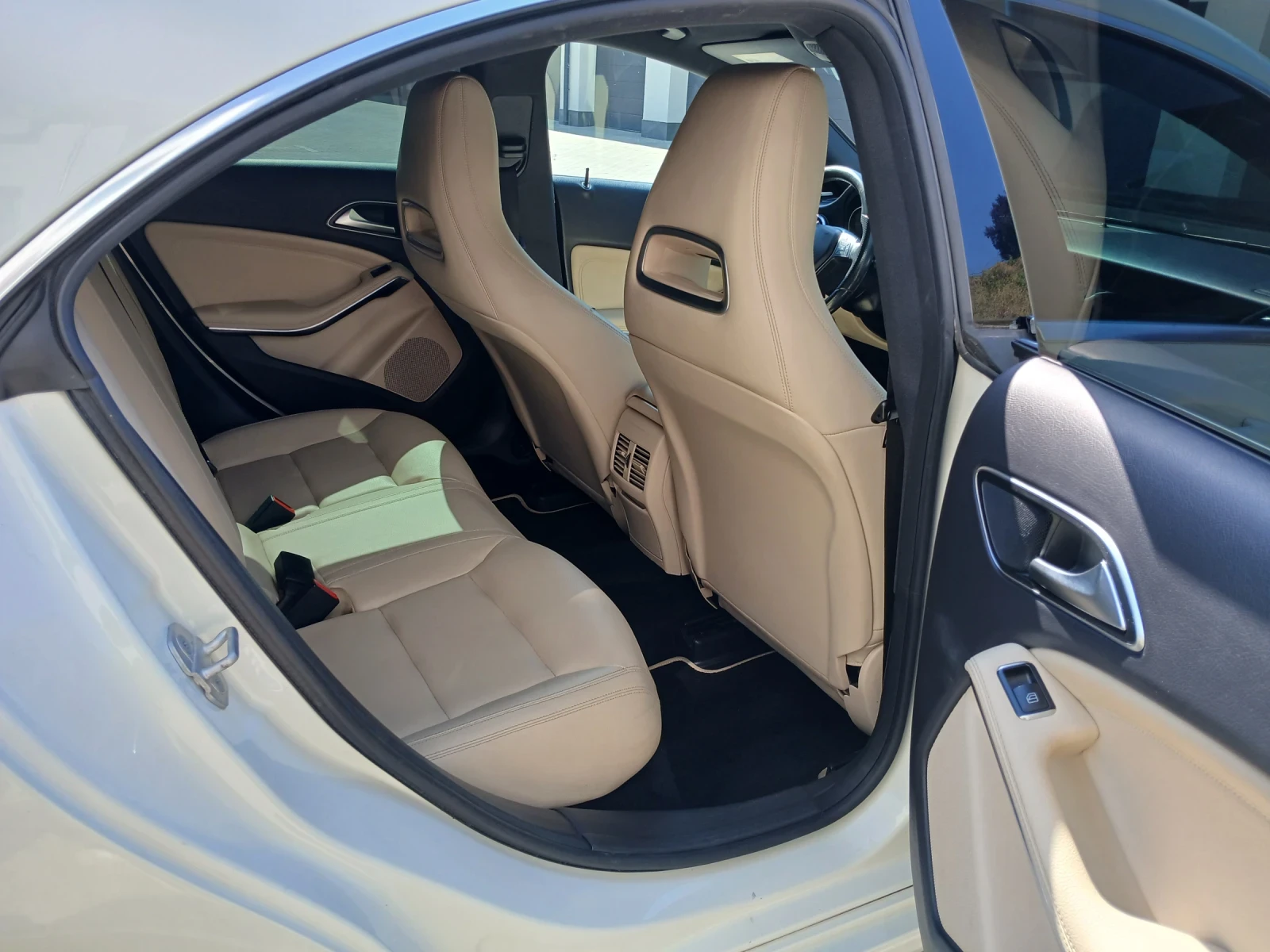 Mercedes-Benz CLA 250, снимка 16 - Автомобили и джипове - 55661764