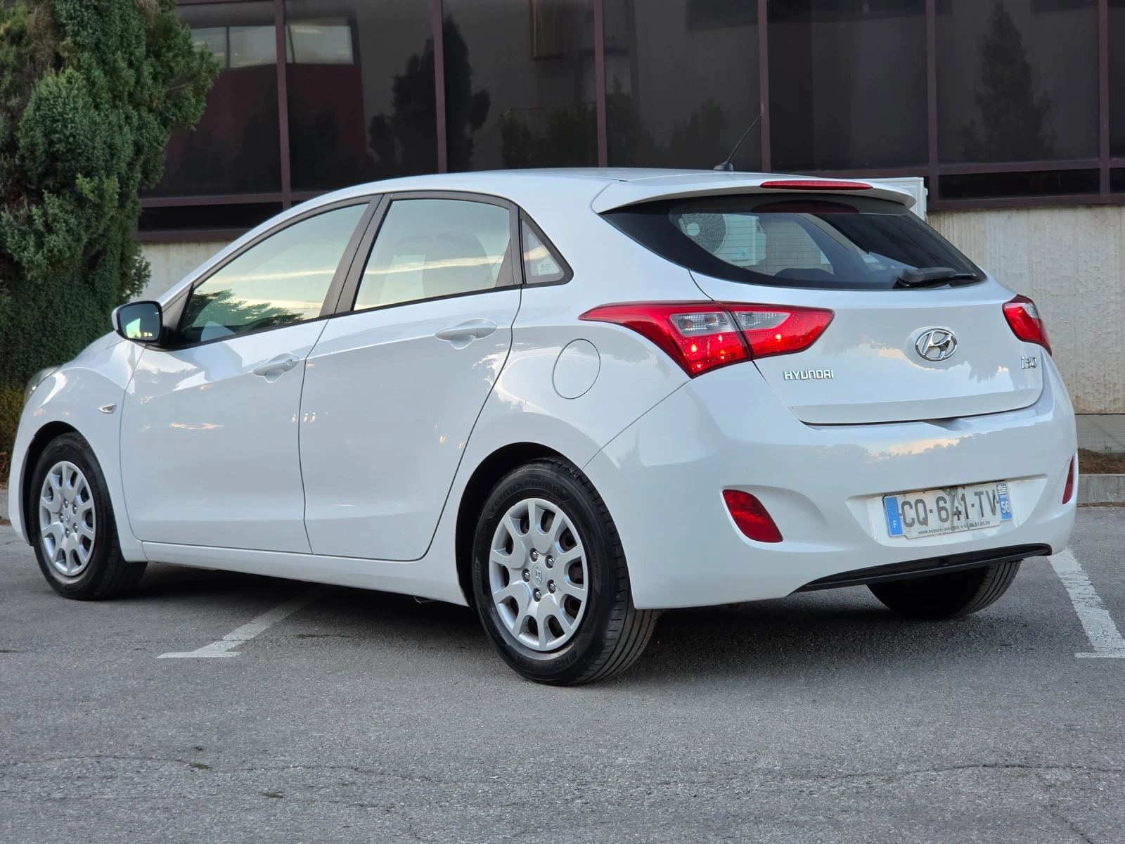 Hyundai I30 1.4i 100hp * EURO 5 * КЛИМАТИК * ЛИЗИНГ * , снимка 5 - Автомобили и джипове - 56011561