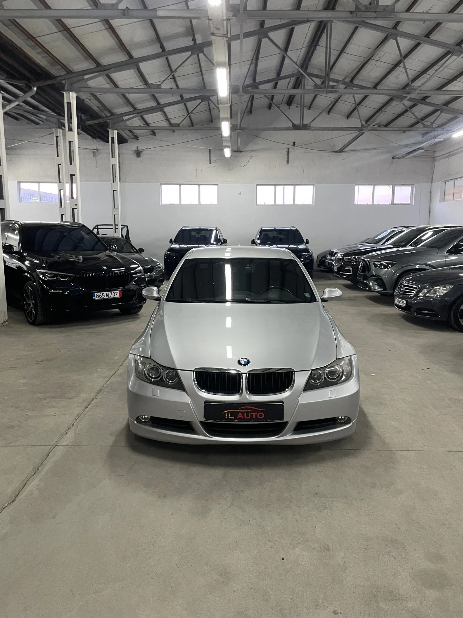BMW 320 D/Парктр/Автомат/Завиващи фарове/ОБСЛУЖЕНА, снимка 3 - Автомобили и джипове - 56017549