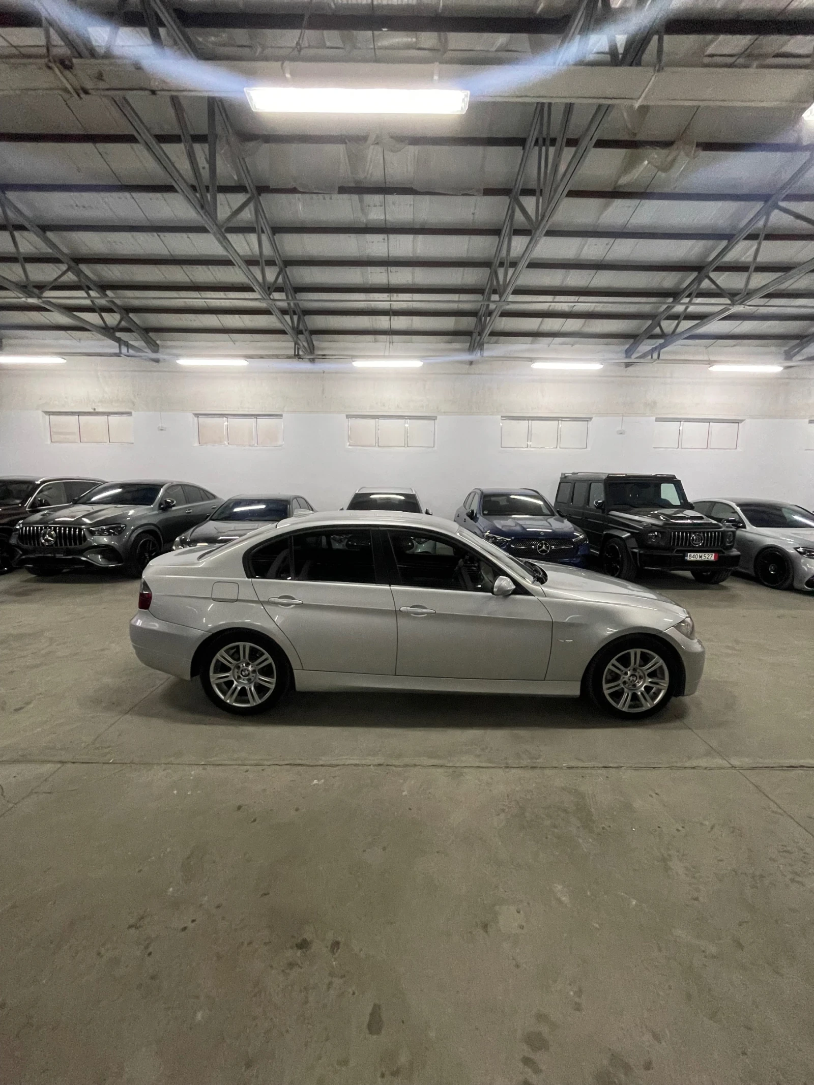 BMW 320 D/Парктр/Автомат/Завиващи фарове/ОБСЛУЖЕНА, снимка 7 - Автомобили и джипове - 56017549
