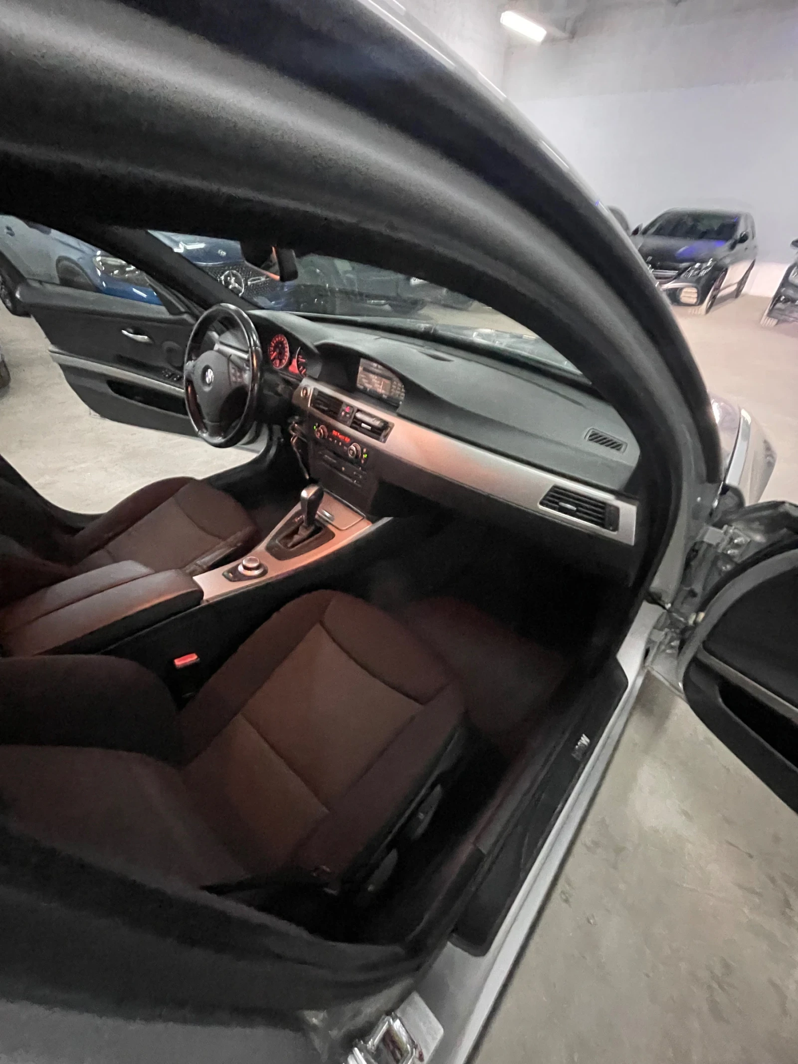BMW 320 D/Парктр/Автомат/Завиващи фарове/ОБСЛУЖЕНА, снимка 11 - Автомобили и джипове - 56017549