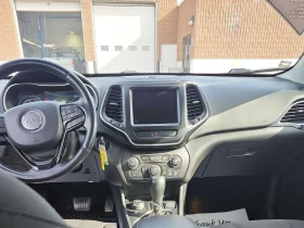 Jeep Cherokee * Altitude * ПАМЕТ * KEYLESS * NAVI, снимка 9