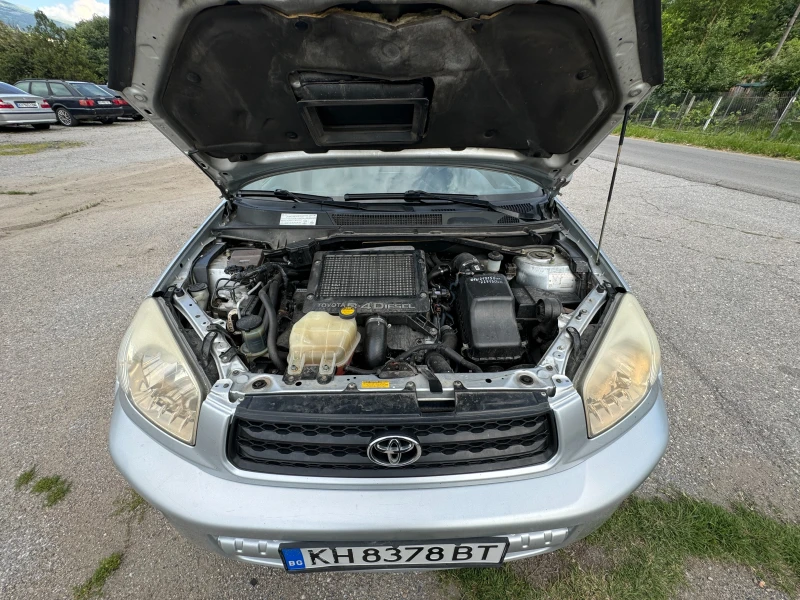 Toyota Rav4 2.0 D4D, снимка 13 - Автомобили и джипове - 49224377