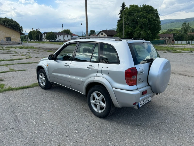 Toyota Rav4 2.0 D4D, снимка 4 - Автомобили и джипове - 49224377