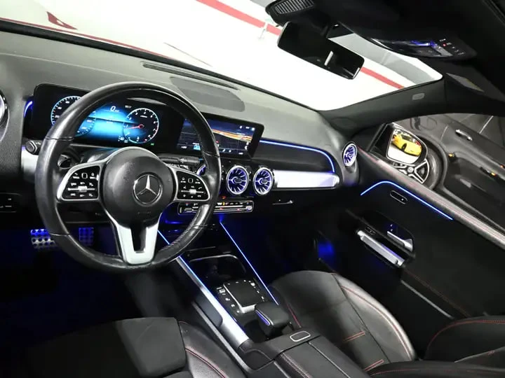 Mercedes-Benz GLB 250 * АВТО КРЕДИТ* ЦЕНА ДО БГ * Сервизна история * , снимка 7 - Автомобили и джипове - 55617791