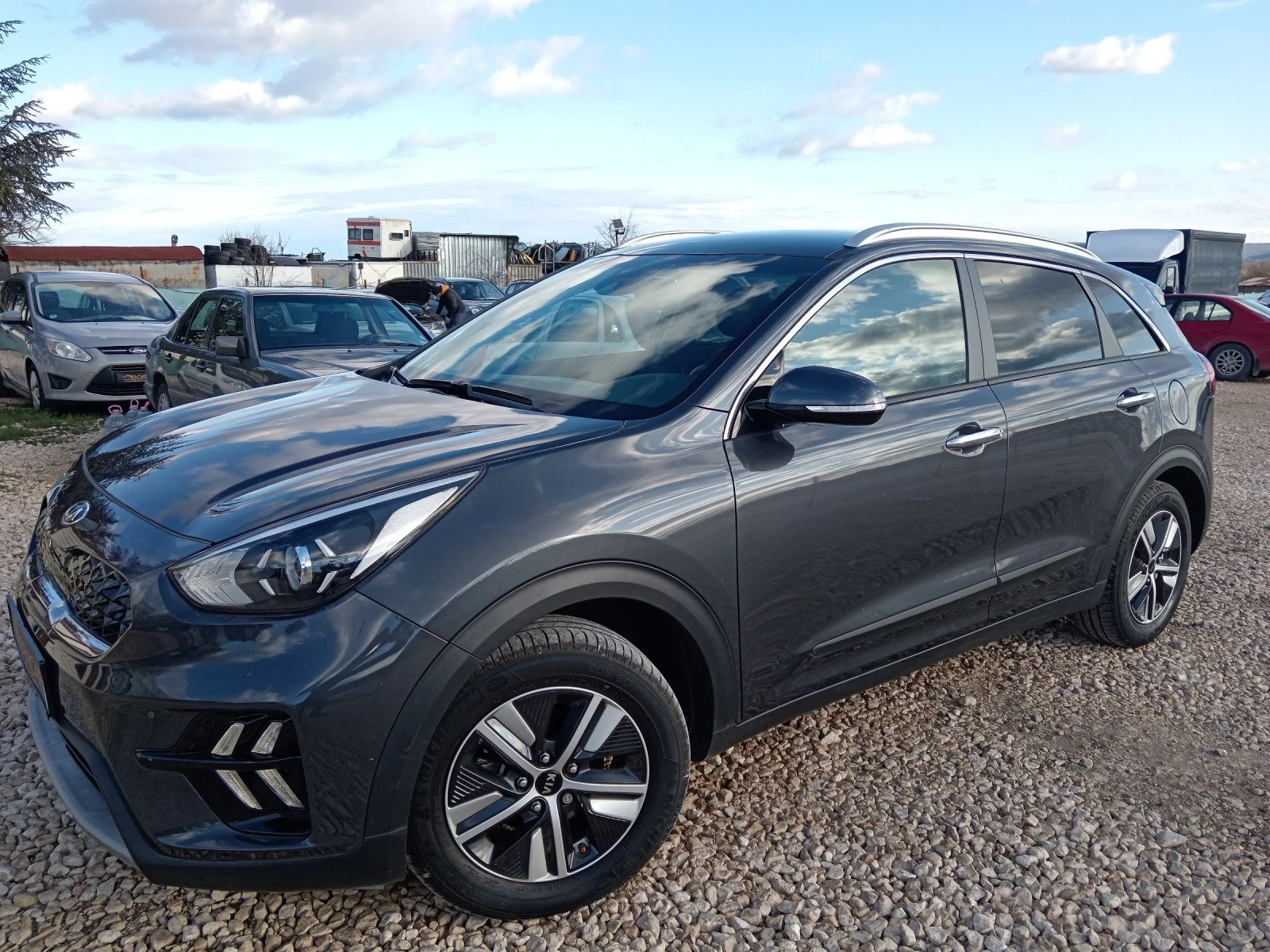 Kia Niro 1.6-hibrid - изображение 2