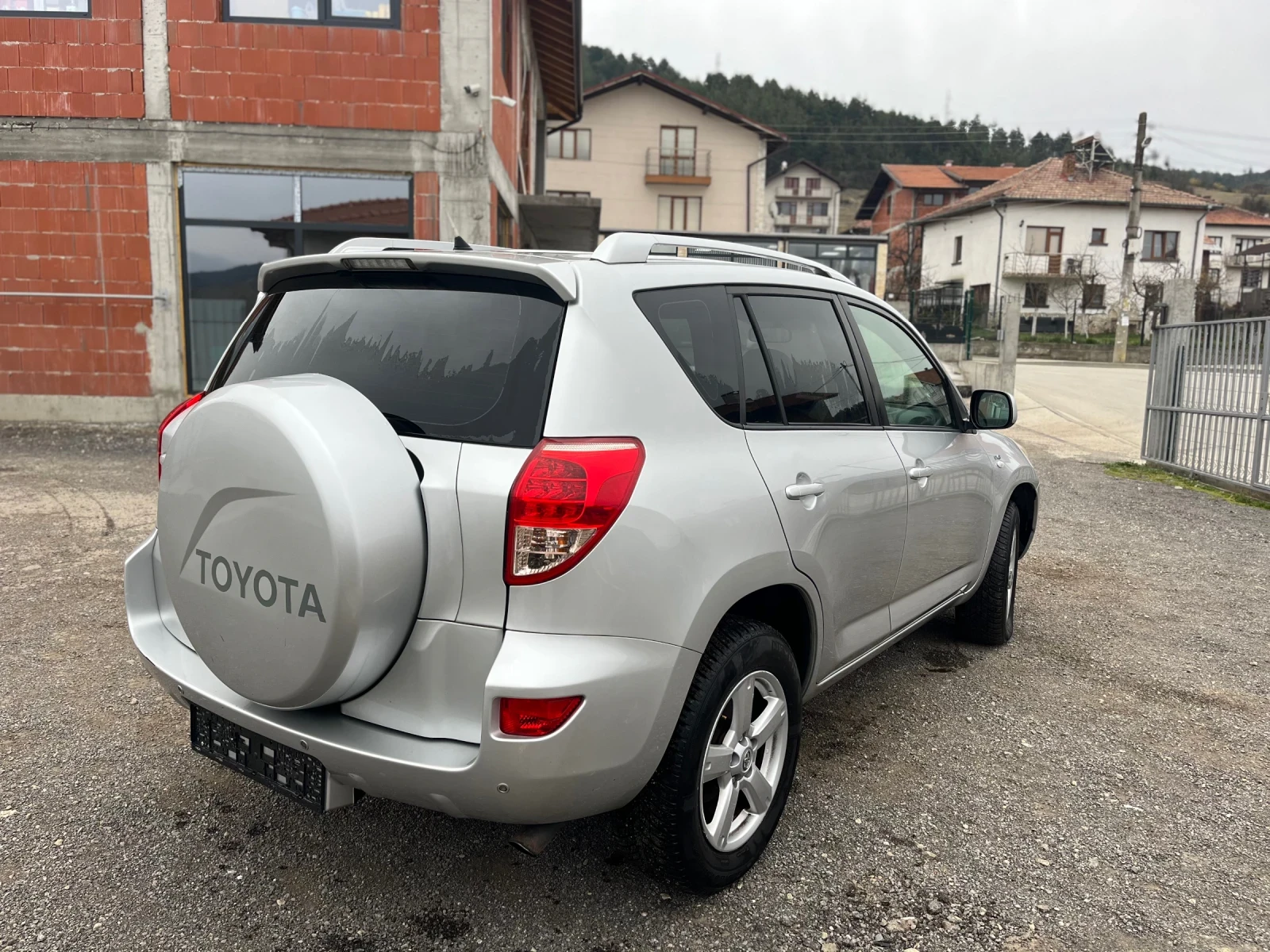 Toyota Rav4 2.2 - изображение 5