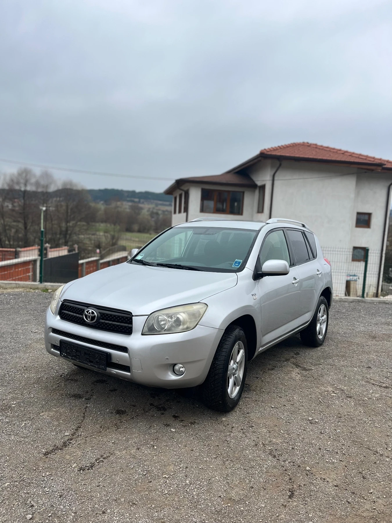 Toyota Rav4 2.2 - изображение 2