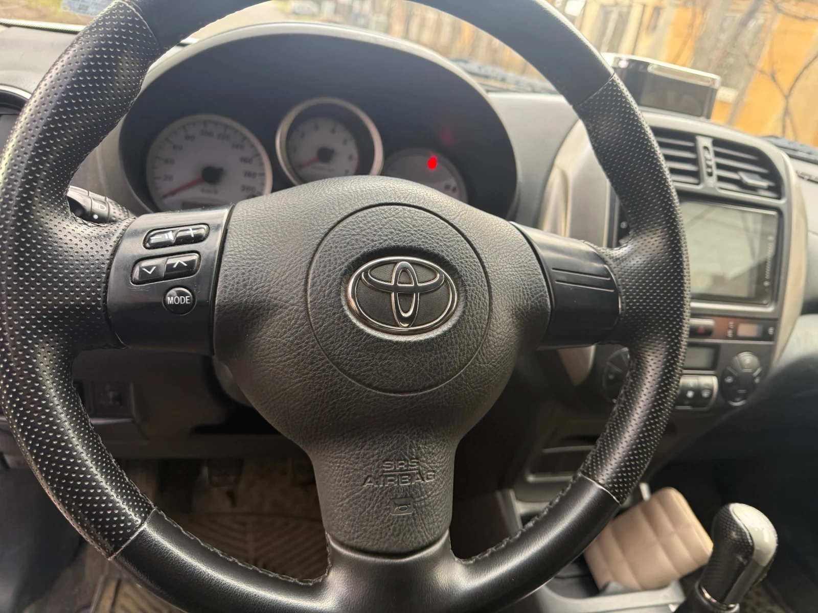 Toyota Rav4  - изображение 8