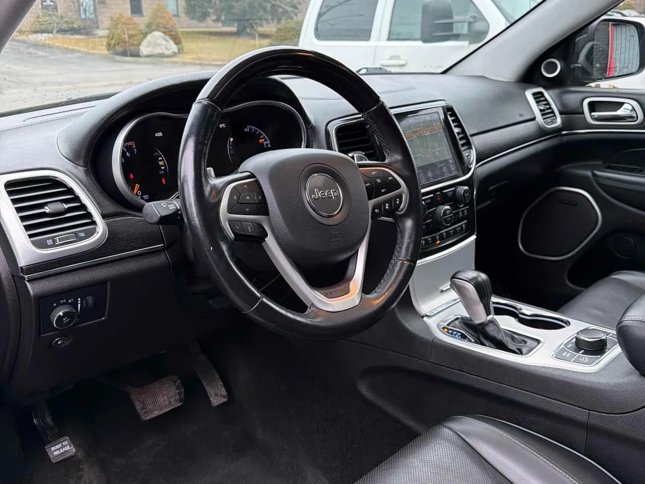 Jeep Grand cherokee * Summit * CARFAX * HARMAN KARDON* ДИСТРОНИК* , снимка 5 - Автомобили и джипове - 53740737