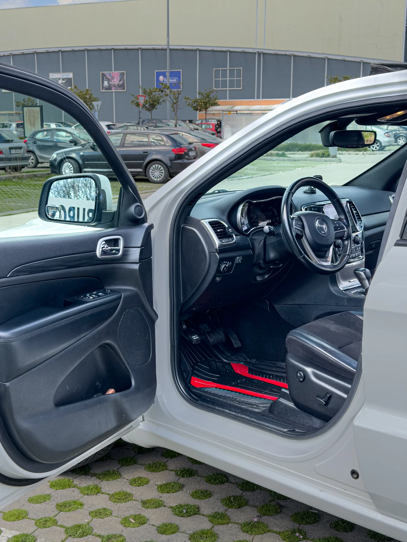 Jeep Grand cherokee  Grand Cherokee Altitude 3, 6 V6 газово, снимка 5 - Автомобили и джипове - 54118795