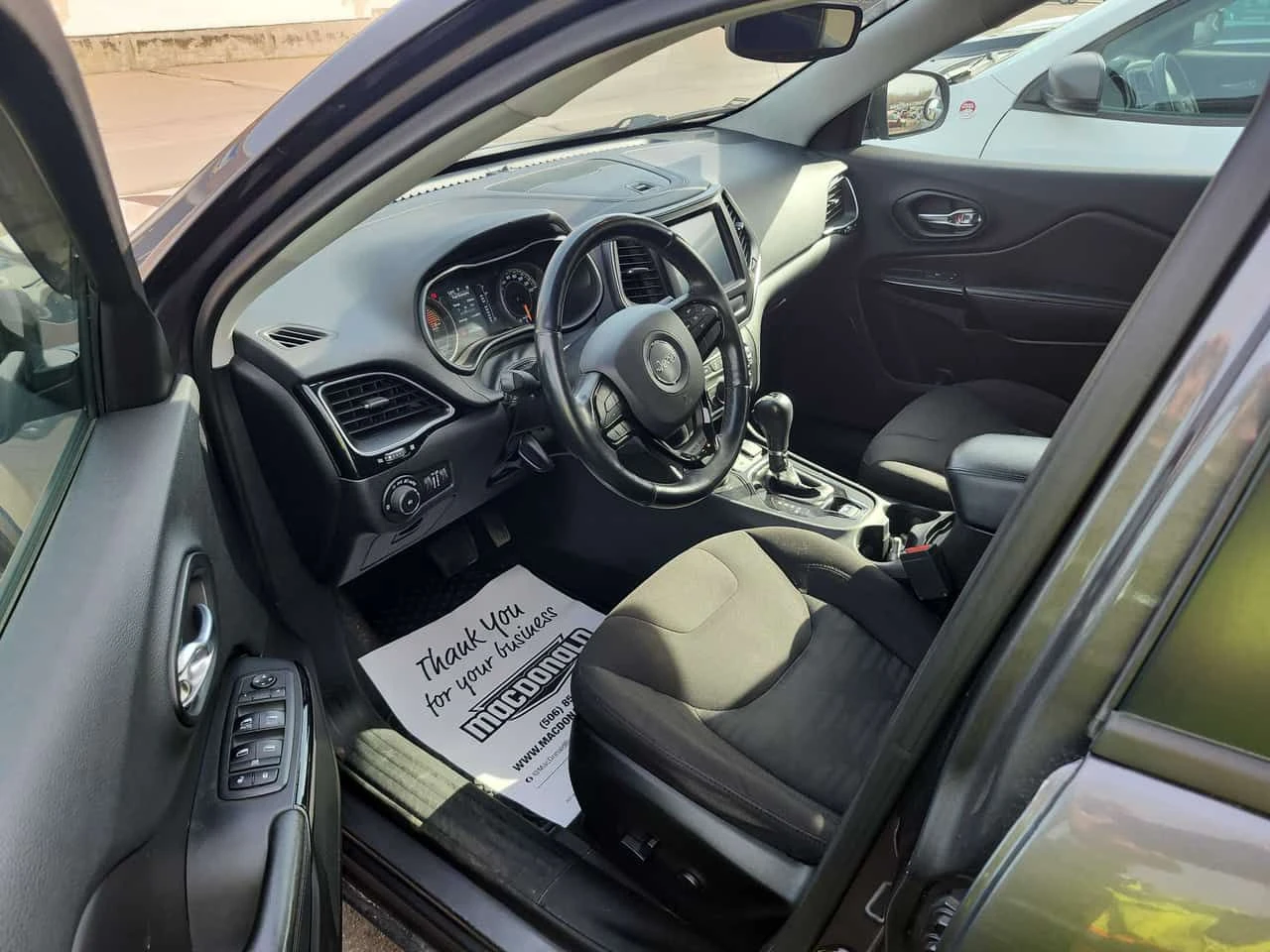 Jeep Cherokee * Altitude * ПАМЕТ * KEYLESS * NAVI, снимка 5 - Автомобили и джипове - 54442288